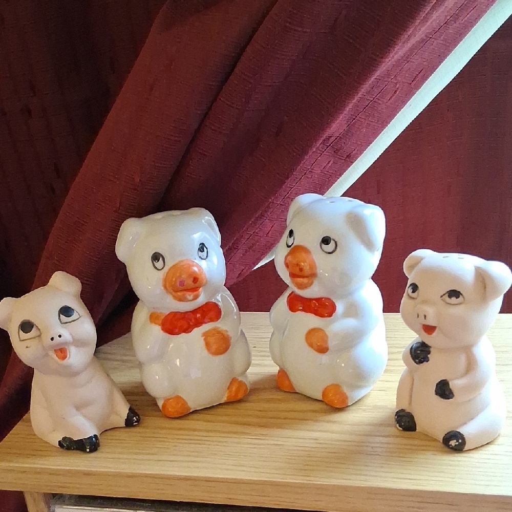 Two Little Piggy Salt And Pepper Shaker Sets